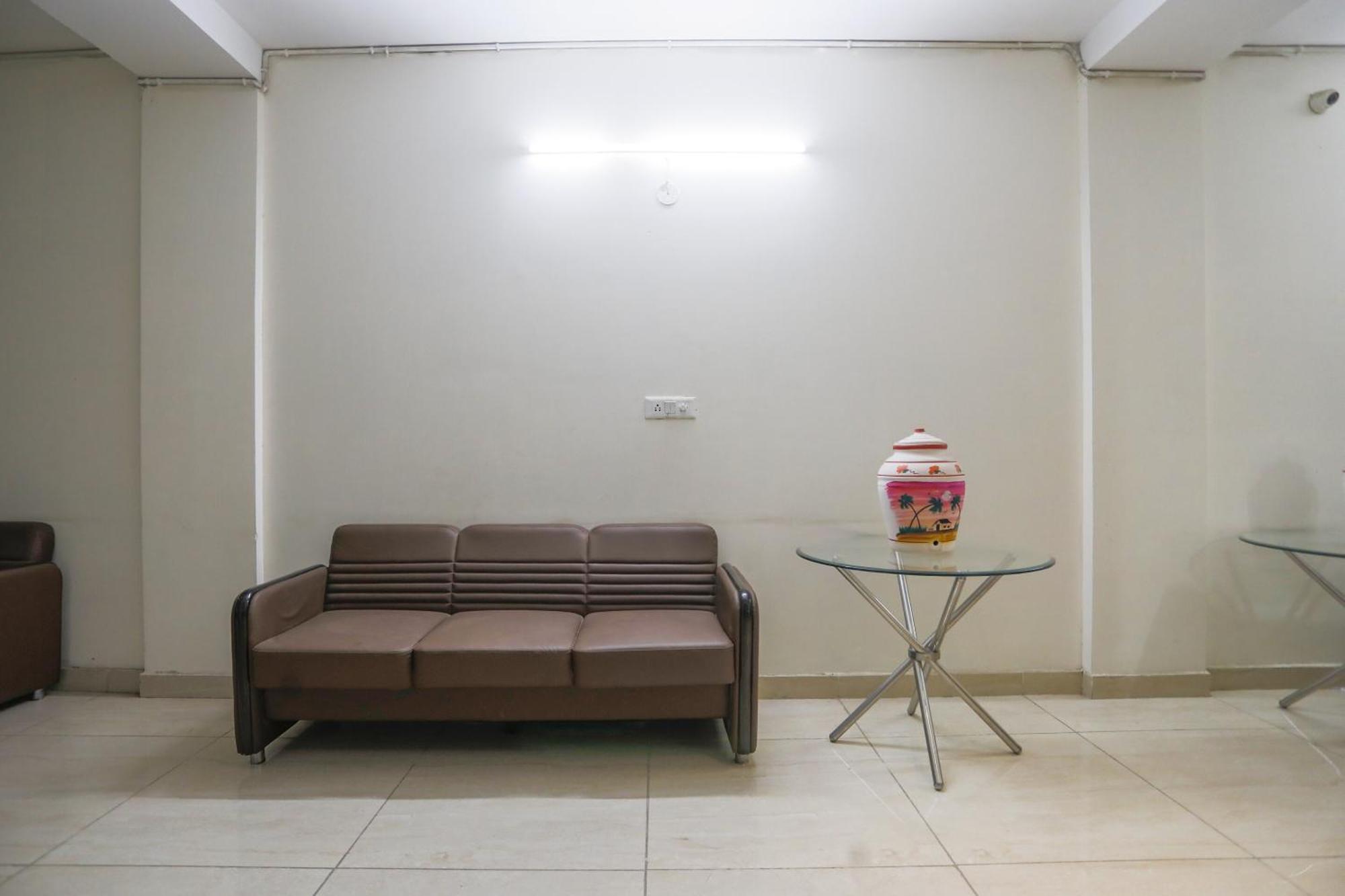 Hotel O Jsb Hotel Faridábád Kültér fotó